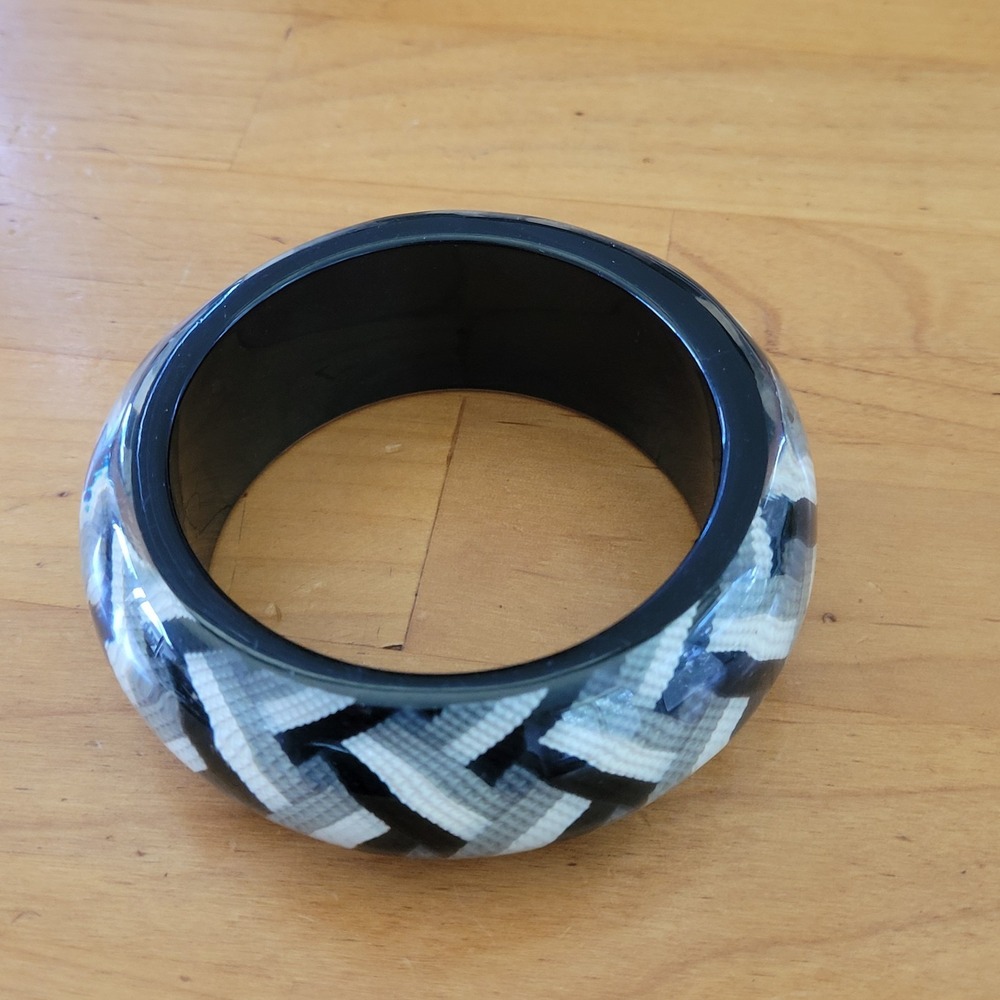 Chunky Black Resin Bangle Bracelet Embedded Woven Geometric Pattern 85g VTG
